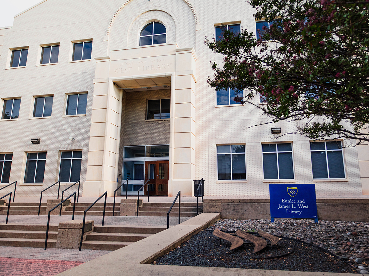 Photo of the Texas Wesleyan college campus