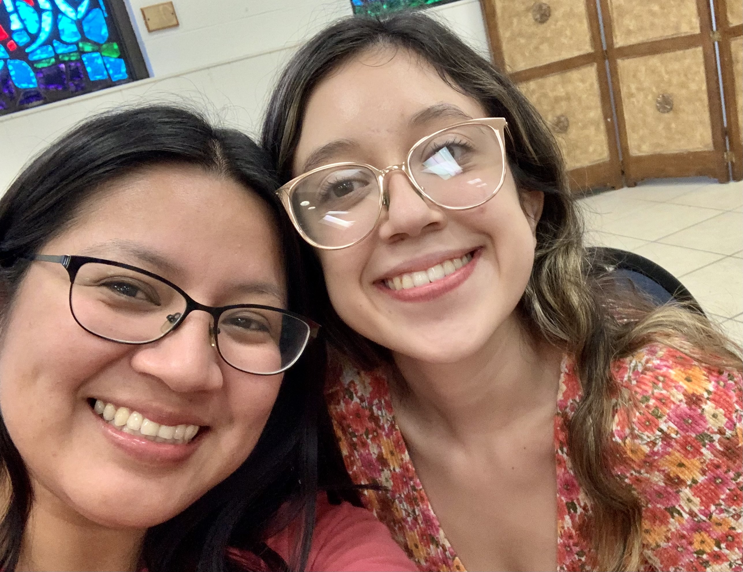 Two students taking a selfie at the 2022 Spanish Meetup