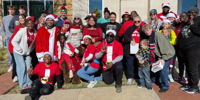 Volunteers for Christmas Toy Giveaway