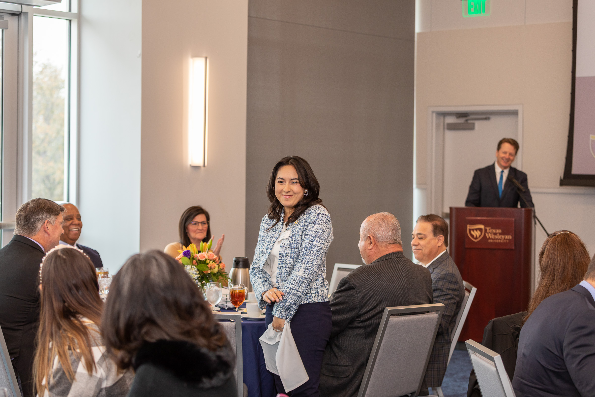 Lee (2022) receives award from Sumners Trustee at 2023 Luncheon