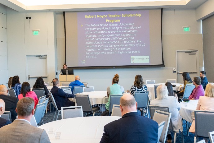 Texas Wesleyan receives $1.45 million Robert Noyce Scholarship 